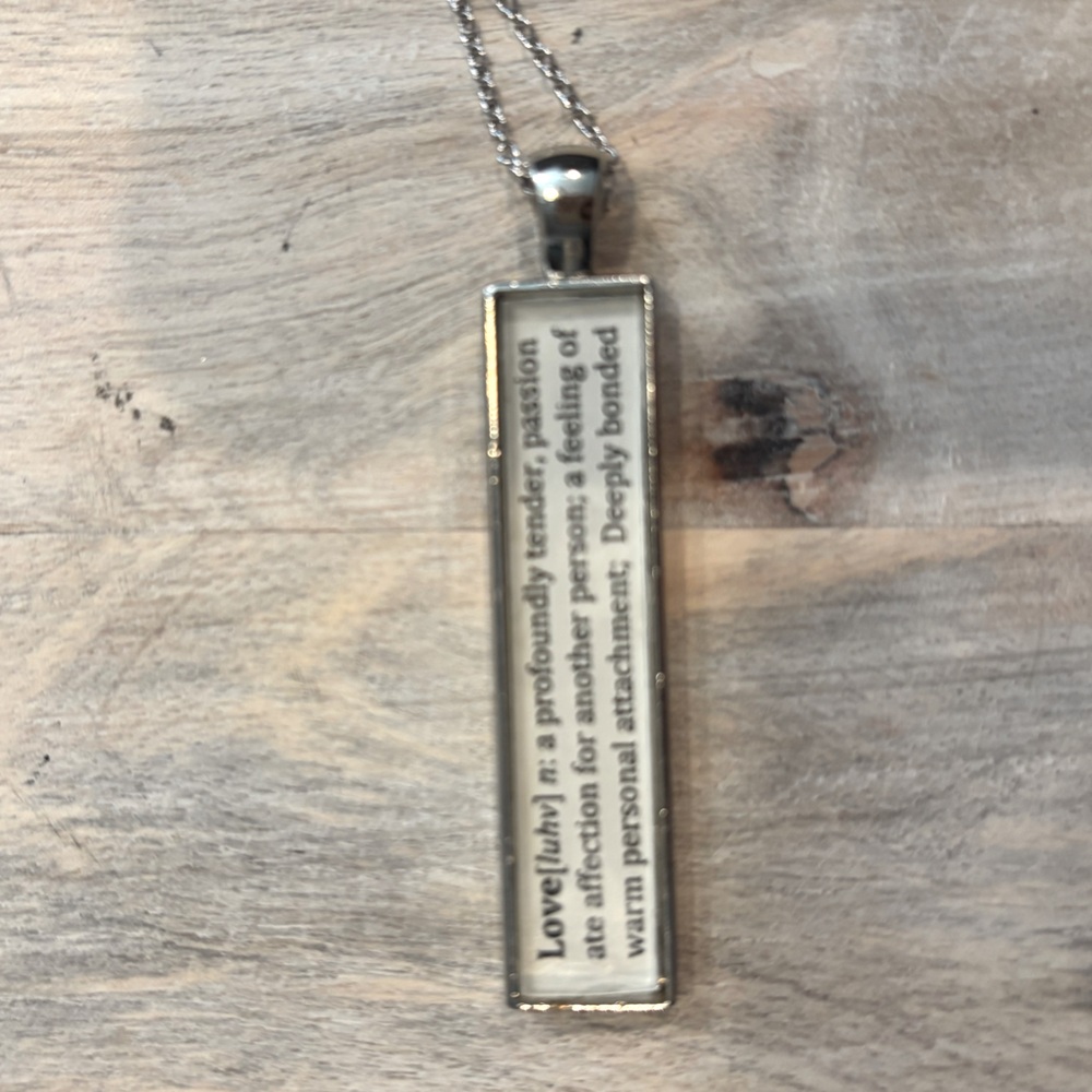 Love Definition - necklace ❤️